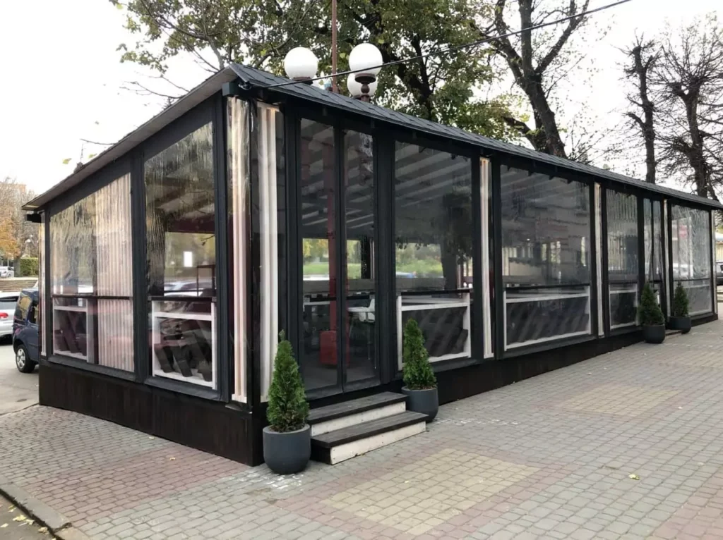 Trendy v designu restauračních teras pro rok 2026