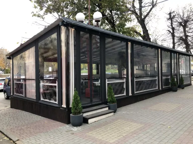 Trendy v designu restauračních teras pro rok 2026