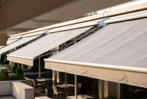 Jak správně vybrat markýzu pro letní terasu restaurace